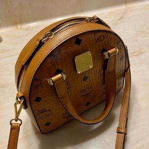 Generally Used: MCM Half Moon Tote Set